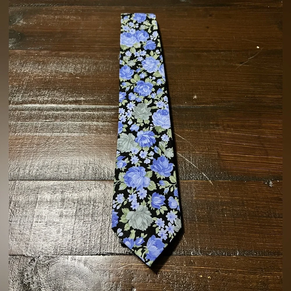 Neck tie - Picture 1 of 2